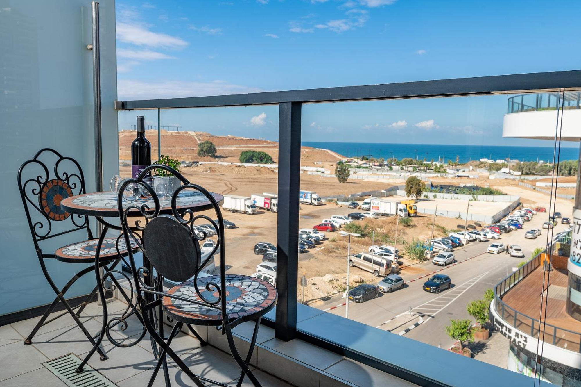 Hi-Yam Seaview Apartments & Suites - יש ממ"ד Bat Yam Exterior photo